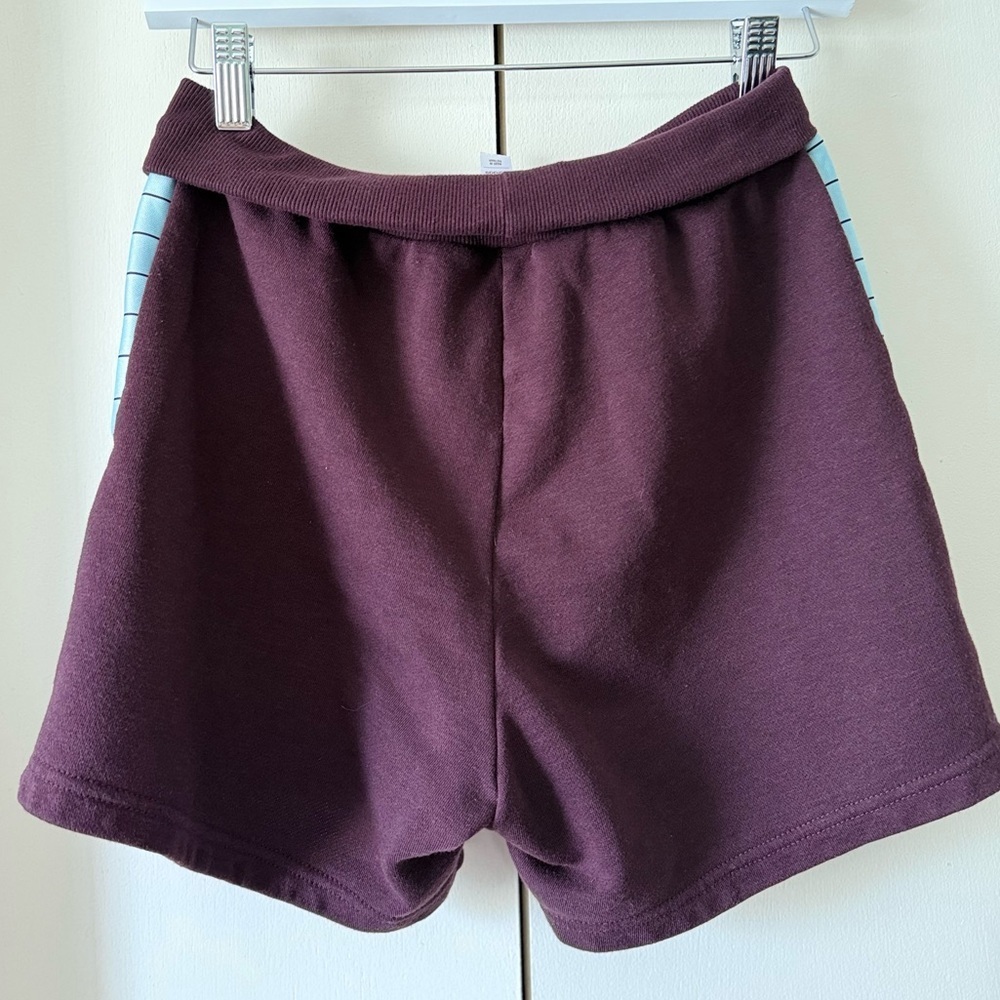 Adidas Football Tiro striped side panel shorts in burgundy red & light blue 🩵 - Picture 6 of 8
